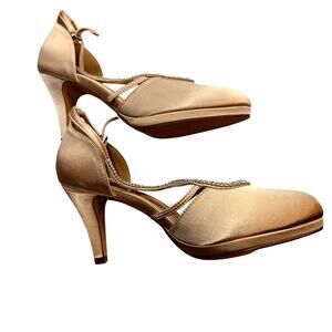 Erijunor Shoes 10.5 Beige Closed Toe High Heel Pump Stiletto Rhinestones Sparkle